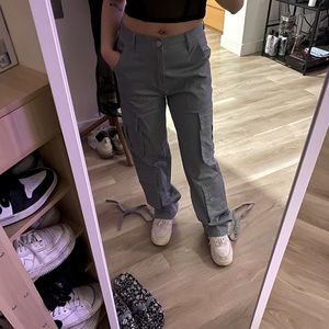 Mid rise cargo pants size S